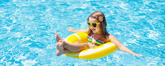 Pool Time with the Kids - Packing List of Essential Items